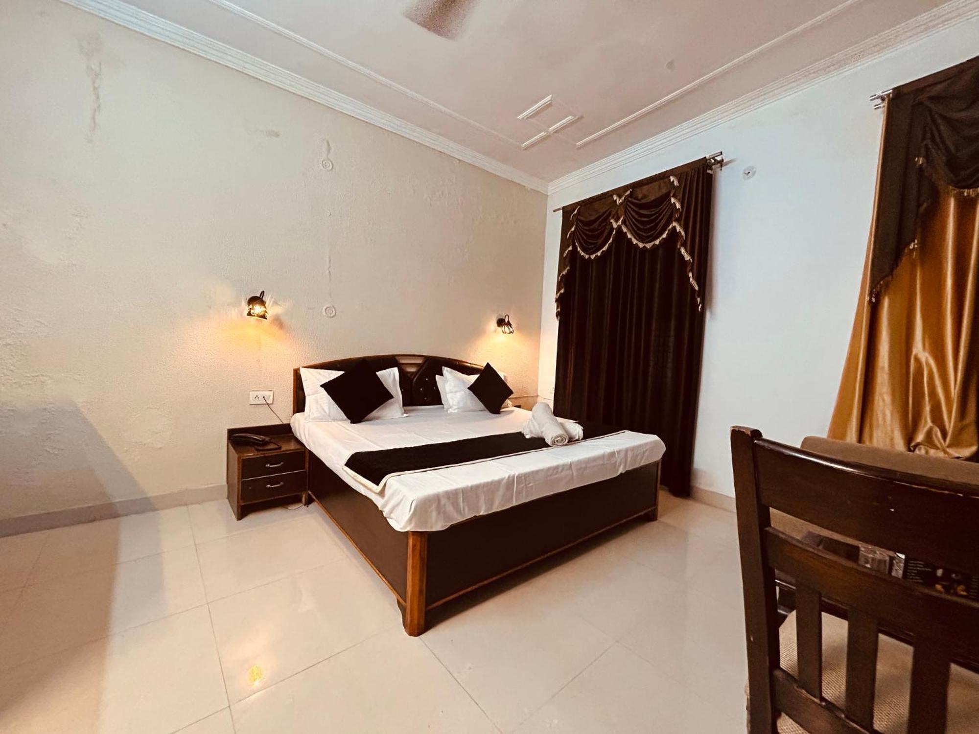 Hotel Royal Respite - Luxury Comfort ! Travellers Delight ! Budget Friendly ! Prime Location ! Guest Favourite Rishīkesh Exterior foto