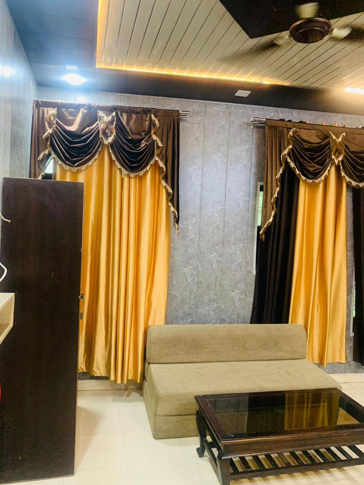 Hotel Royal Respite - Luxury Comfort ! Travellers Delight ! Budget Friendly ! Prime Location ! Guest Favourite Rishīkesh Exterior foto