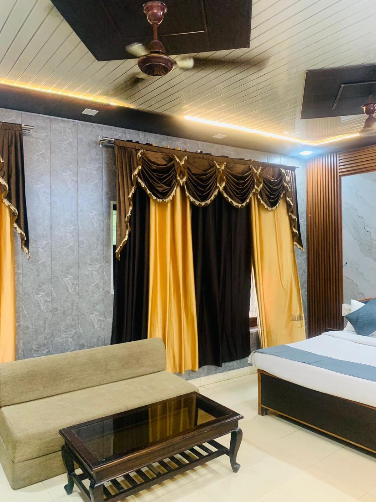 Hotel Royal Respite - Luxury Comfort ! Travellers Delight ! Budget Friendly ! Prime Location ! Guest Favourite Rishīkesh Exterior foto